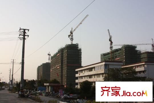 銀河灣東側(cè)50米的通州政協(xié)學(xué)校