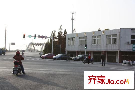 銀河灣東側(cè)100米銀河大橋