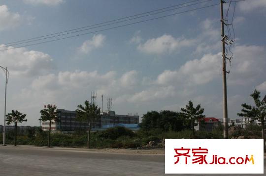萬(wàn)和華府西側(cè)300米金通公園地塊