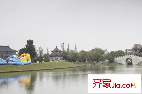 中國(guó)長(zhǎng)壽城西側(cè)50米處如皋長(zhǎng)壽博物館