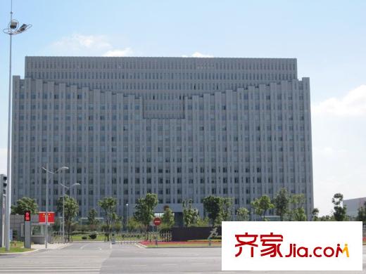 江城逸品距離項目2千米處的海門市政府