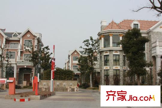 第九園項(xiàng)目南側(cè)的城市名人府邸