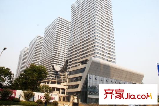 弘陽上城西北側(cè)50米的天空之城