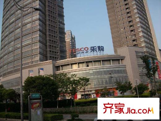 瓏庭周邊配套樂購超市(2011.07)