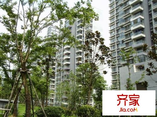 晶藍(lán)上城外景圖 