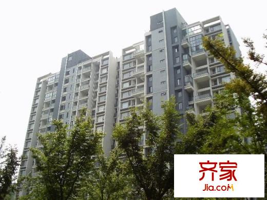 晶藍(lán)上城外景圖 