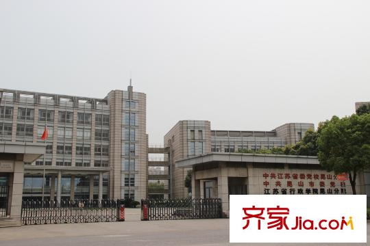 觀湖壹號(hào)小區(qū)西100米處博士路昆山市委黨校