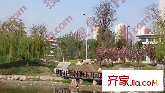 湖景花園周邊配套奚仲廣場