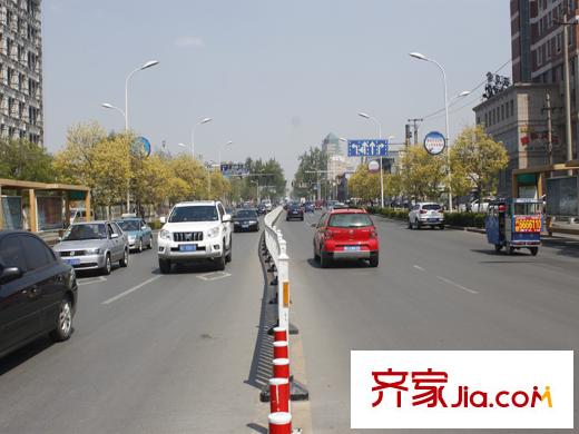 大秦左岸民族路