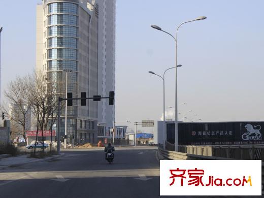 紫金嘉府外環(huán)路與民族路交叉口