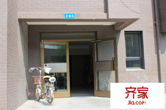 興龍生態(tài)谷西區(qū)9#樓高層實(shí)景（2015-9-15）