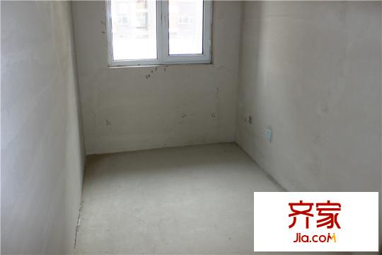 宏程華庭毛坯房實(shí)景（2103.12.21）
