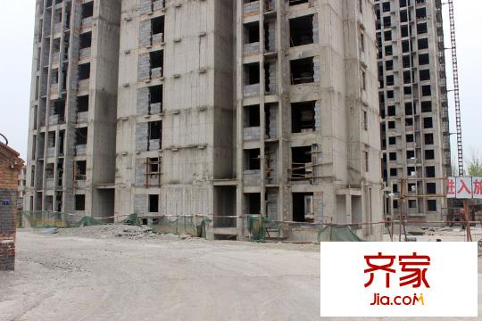 泓盛名園樓體近景圖（2015.9.1）