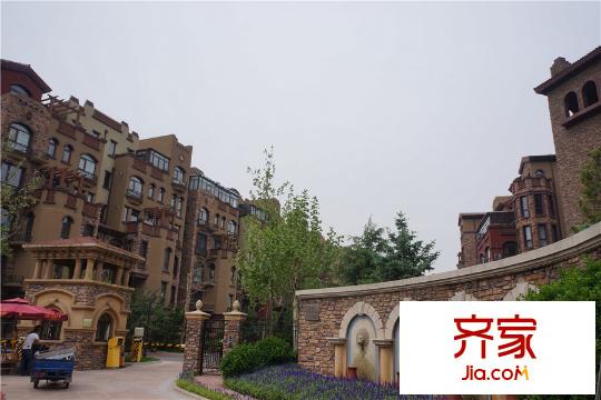 鴻坤羅納河谷小區(qū)實景（2015.5.13）