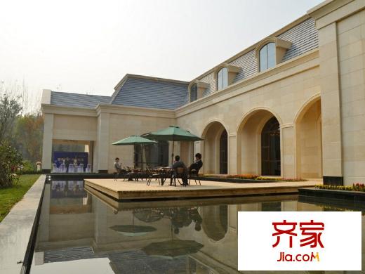 帕克先生售樓處休閑區(qū)實(shí)景（2014.6.15）