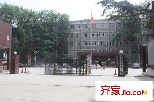 金世紀(jì)?花園周邊配套水電學(xué)院