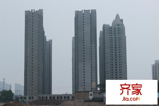 龍湖公館停工后（2015-7-23）
