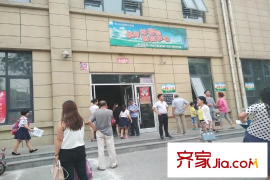 中央公園周邊配套 學(xué)校