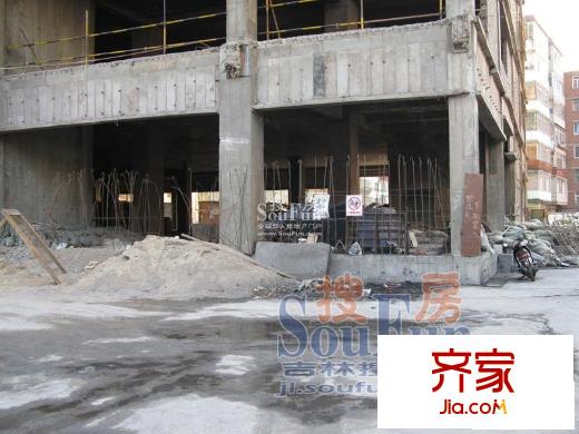 中央億品實(shí)景圖08年3月工程進(jìn)度