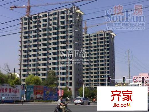 伊利東江卓越實(shí)景圖八月工程進(jìn)度