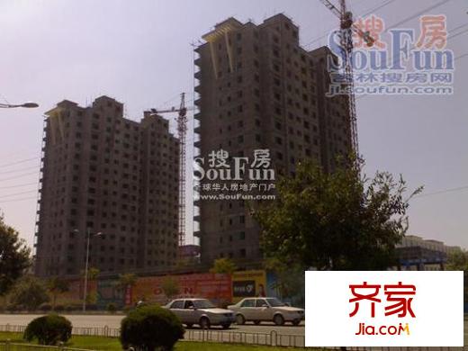 伊利東江卓越實(shí)景圖八月工程進(jìn)度