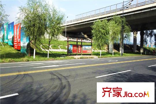 江山印象售樓處100米33路公交站(2015.9)