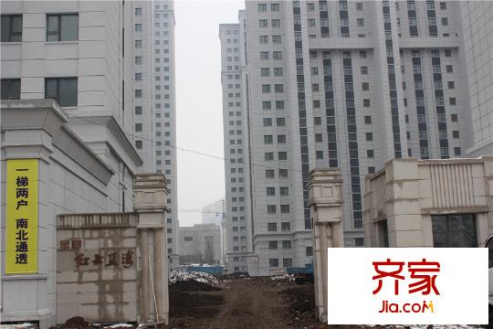 金地紅大藍灣項目北側主入口（2015-12-11）