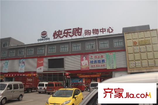 宝龙香槟湖周边配套购物中心