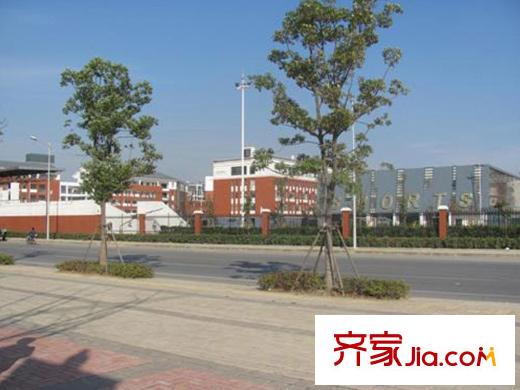 绿地派克庄园配套图向东800米省锡中