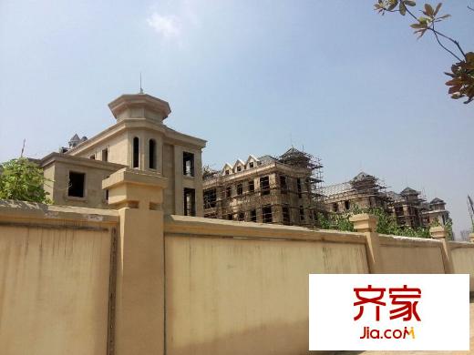 深蓝广场别墅在建(2015-8-7)