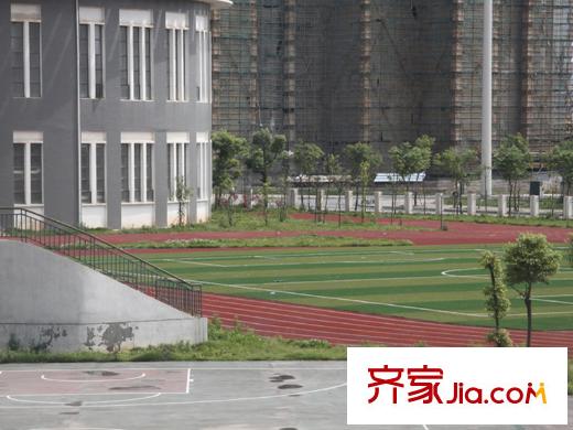 新力洲悦项目周边云飞路第二小学