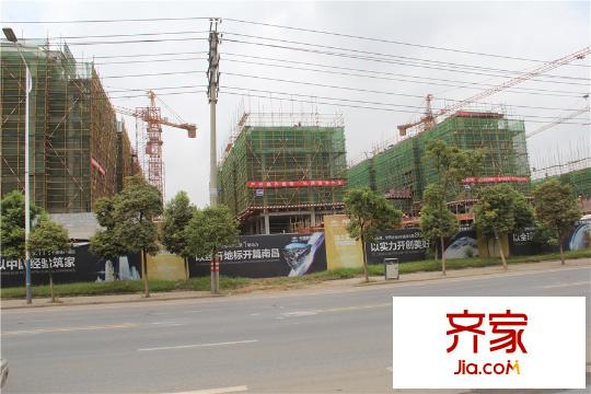 中国铁建青秀城工程进度沿街(2015-9)