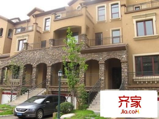 顺外路现代庄园外景图