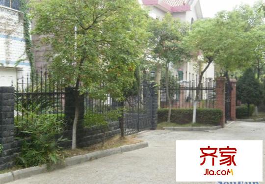 顺外路现代庄园外景图