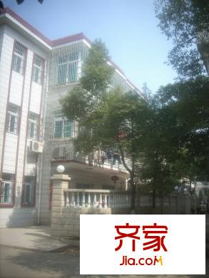 顺外路现代庄园外景图