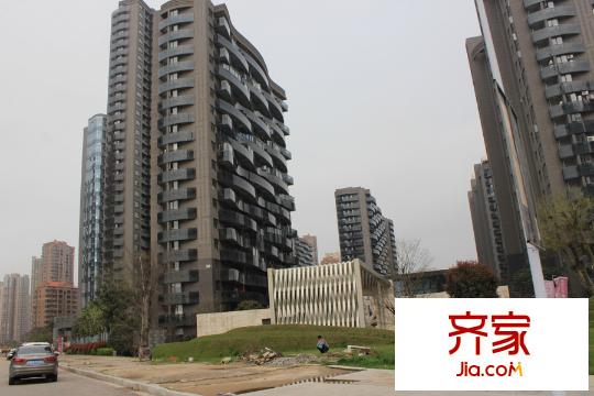 朝阳江上院项目主入口实景(2015.3.24)