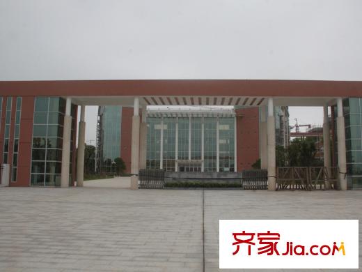 正荣御平方米项目周边站前路小学