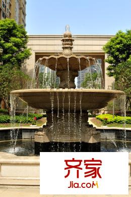 正荣御平方米一期正门前喷水池实景(2015-3)