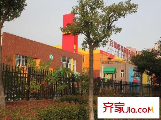 绿地外滩公馆项目西方约500米处百树天使幼儿园