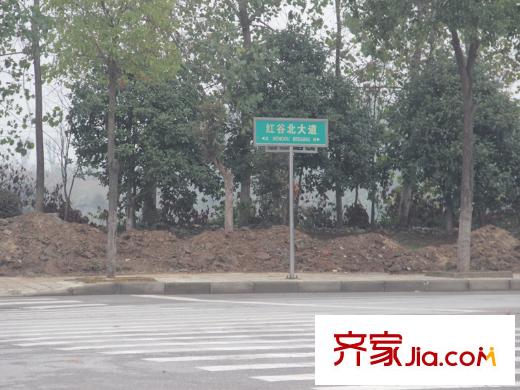 绿地外滩公馆项目周边指示牌