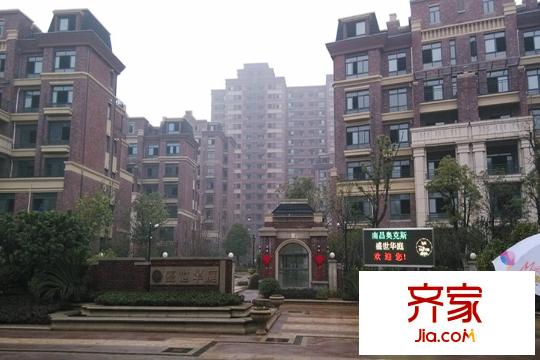 奥克斯盛世华庭一期入口实景(2015-3)