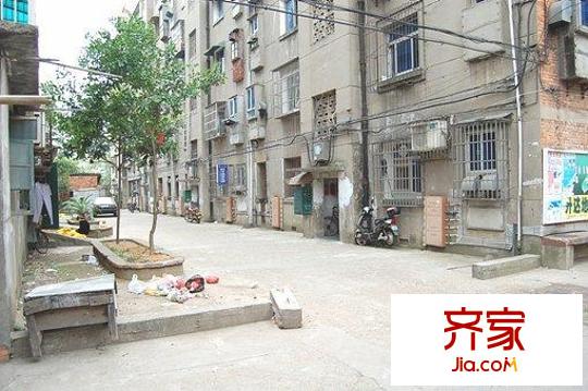 南昌市公交总公司宿舍外景图