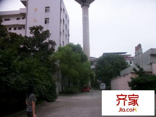 南京路轻工业学校外景图南京东路轻工业学校宿舍