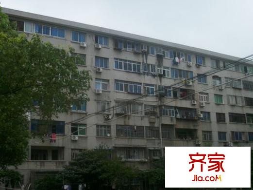 南京路轻工业学校外景图南京东路轻工业学校宿舍