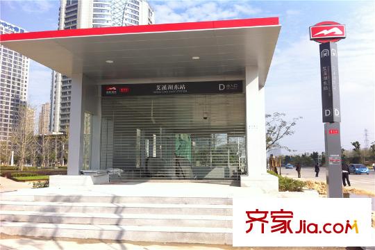 众一富东广场周边地铁艾溪湖东站D出入口(2015-11)