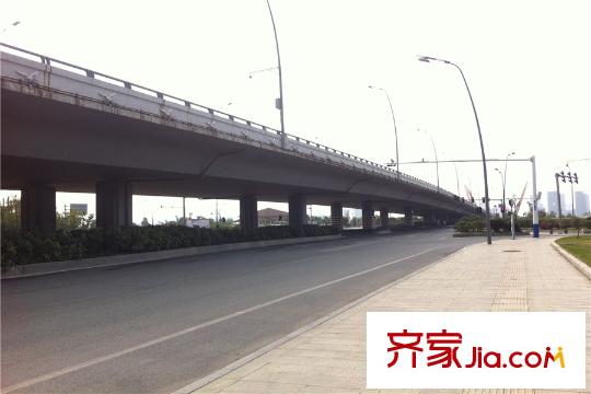 众一富东广场周边艾溪湖大桥(2015-11)