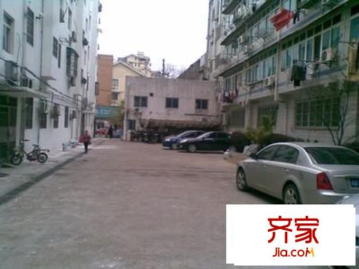 子固路劳动局宿舍外景图