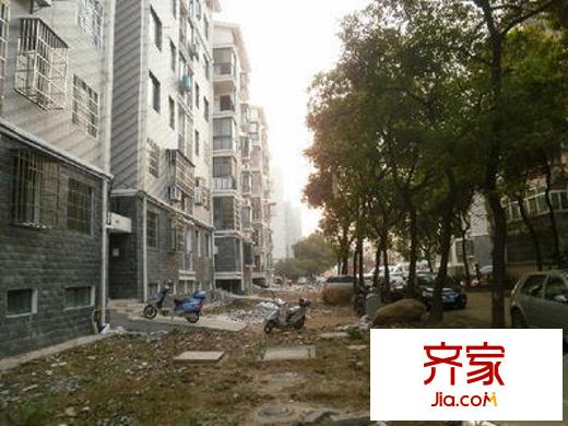 洪都北大道省社科院宿舍外景图