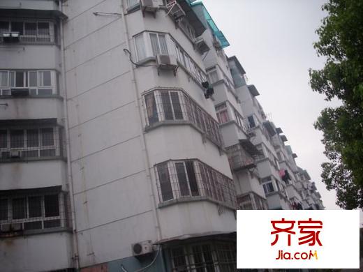 顺外路希望中学宿舍外景图