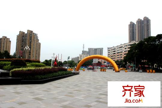 南昌銅鑼灣廣場(chǎng)售樓處外部廣場(chǎng)(2015-6-18)